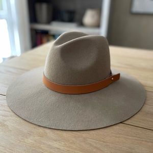 GIGI PIP wool hat! NWOT